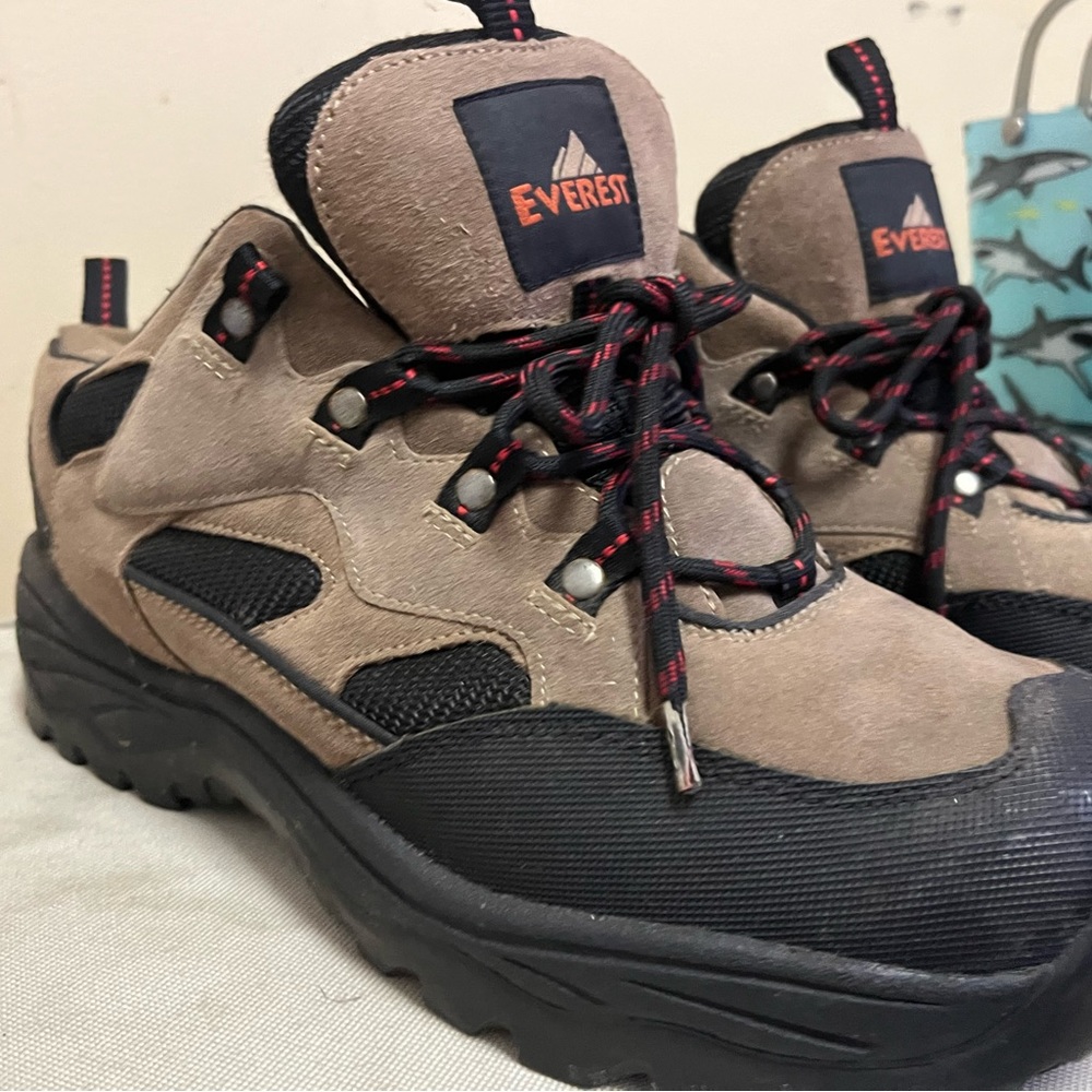 11.5 men’s low hiking boots